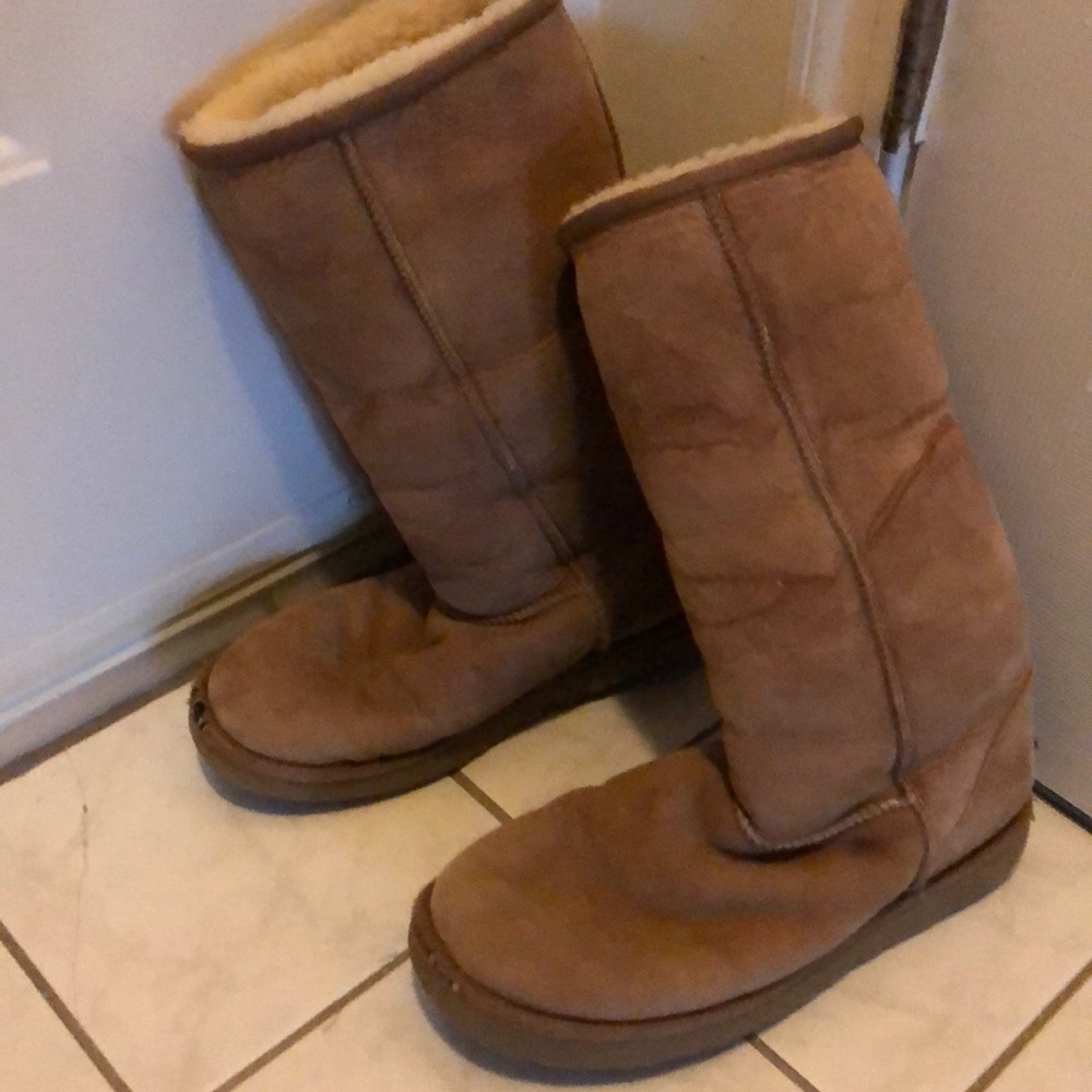 Ugg Boots - image 4
